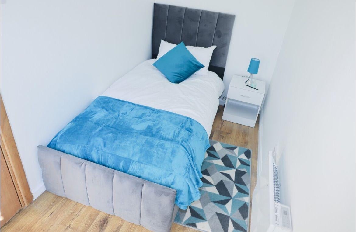 Flat Endeavour Square in Greater London