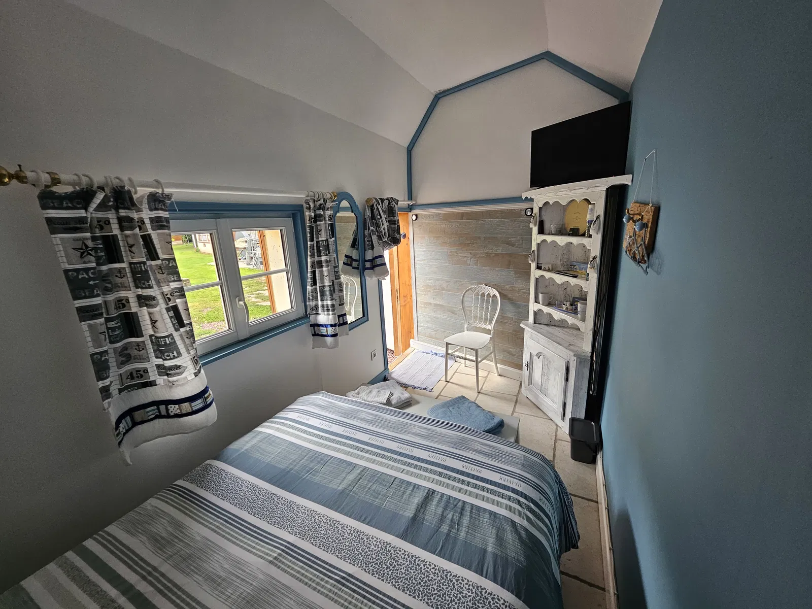Room Rue de Gamaches in Maisnières