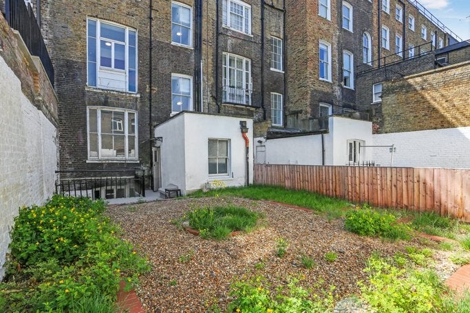 Room Guilford Street in Greater London