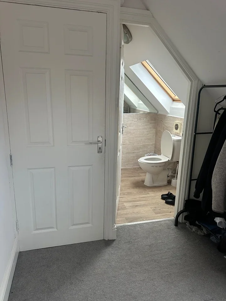 Room Cannington Road in Greater London