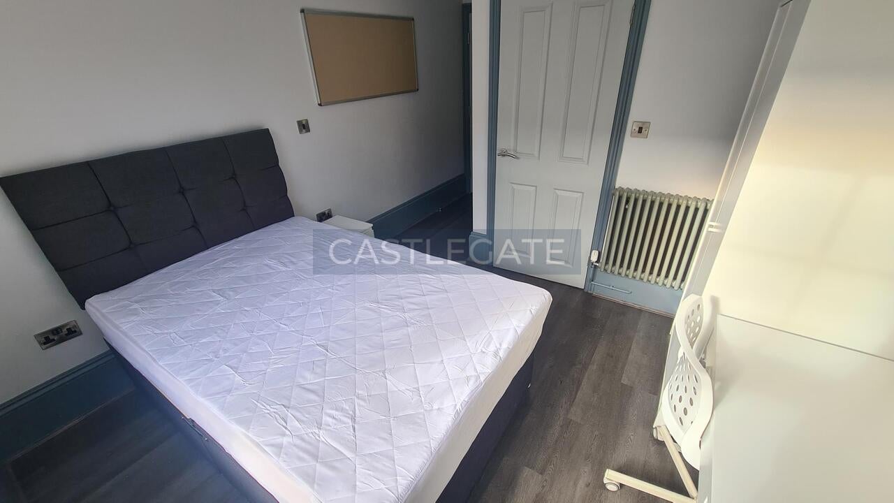 Room St George's Square in Kirklees