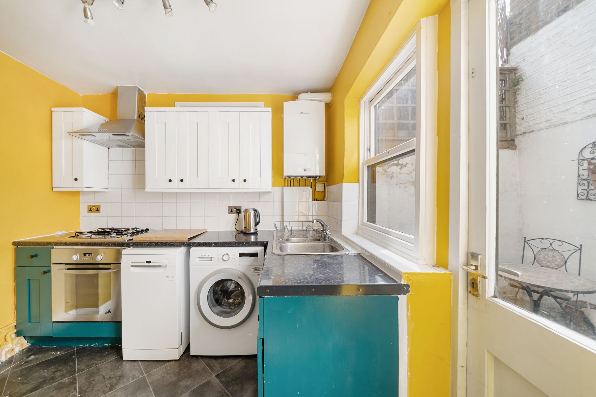 Flat Studland Street in Greater London