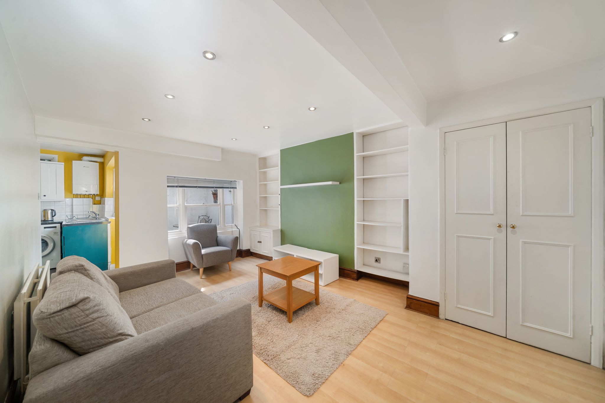 Flat Studland Street in Greater London