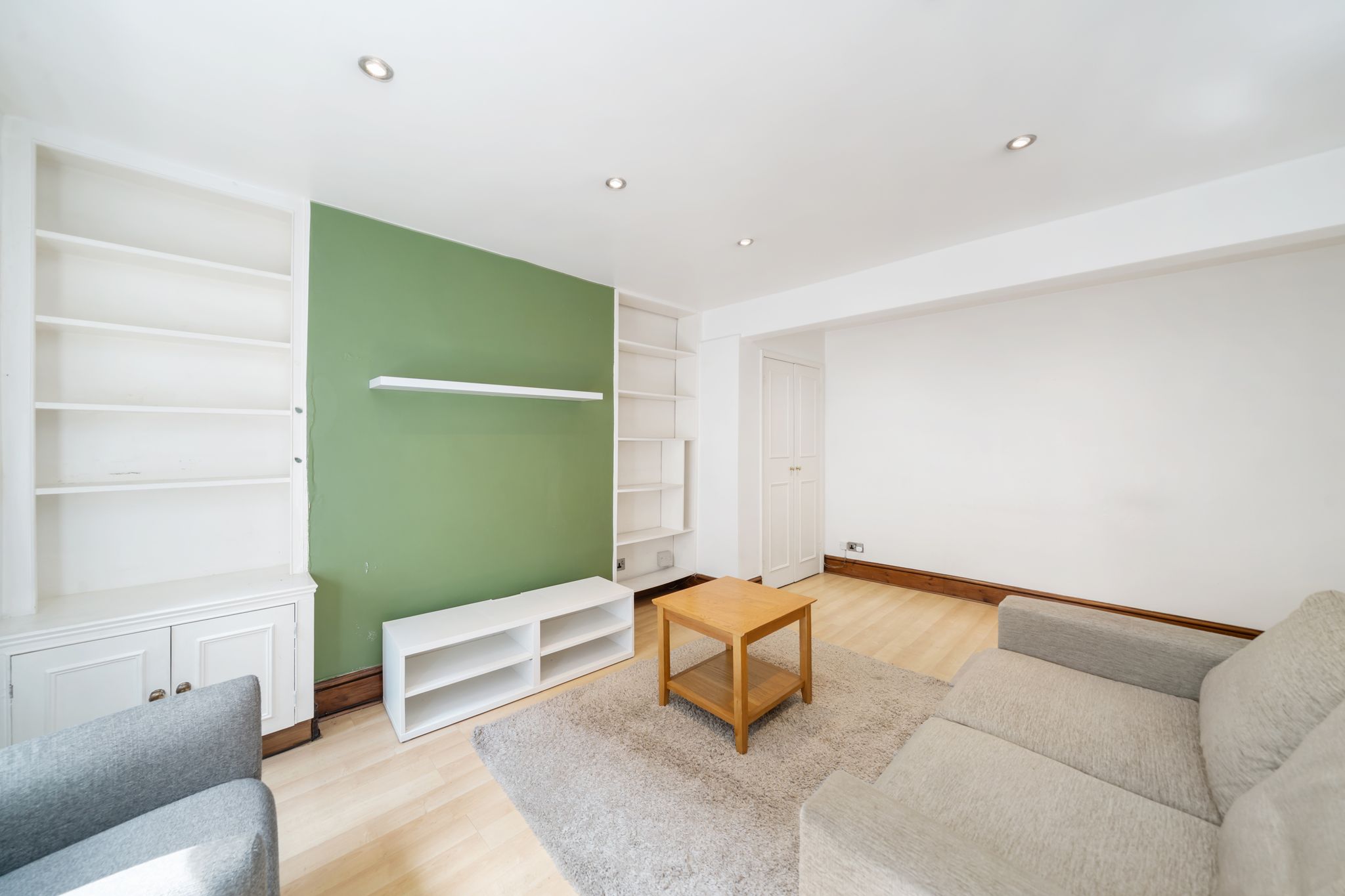 Flat Studland Street in Greater London