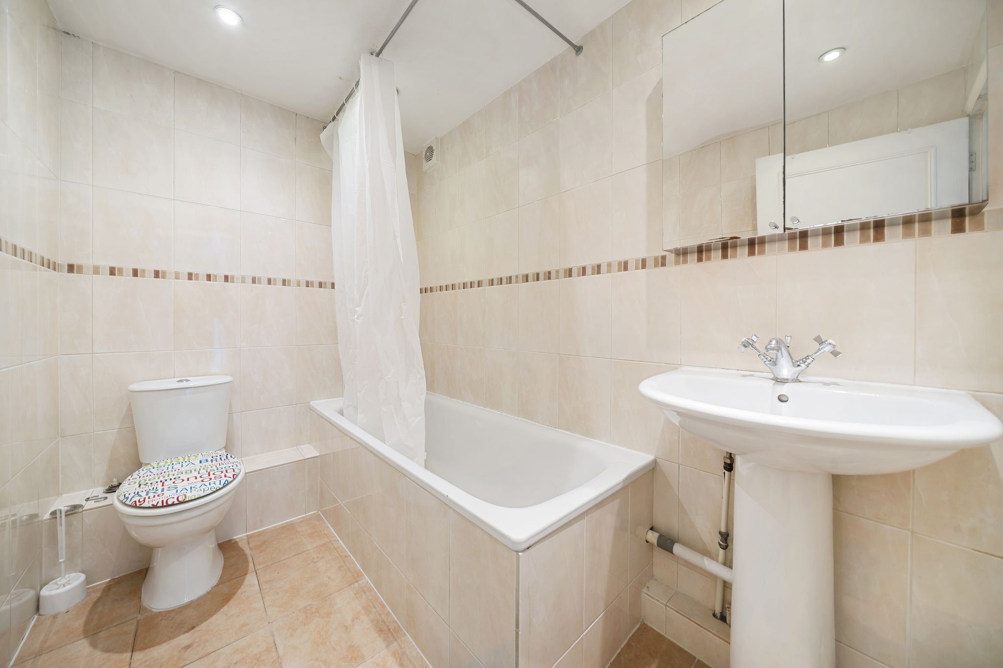 Flat Studland Street in Greater London