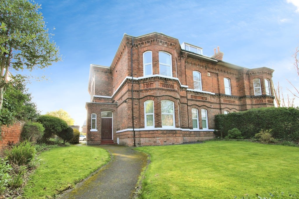 Flat Abbots Park in Chester