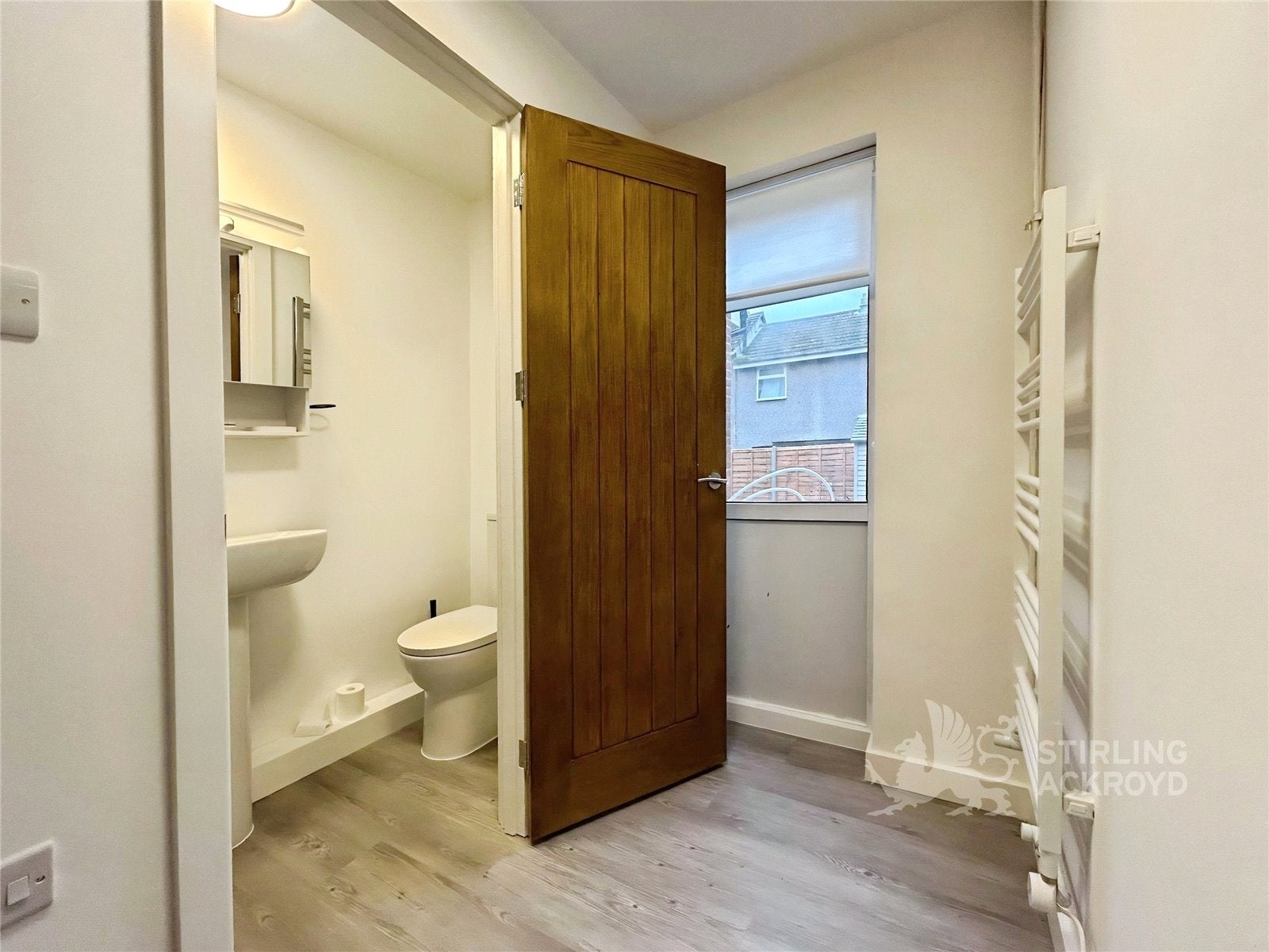 Room Cobbett Road in Guildford