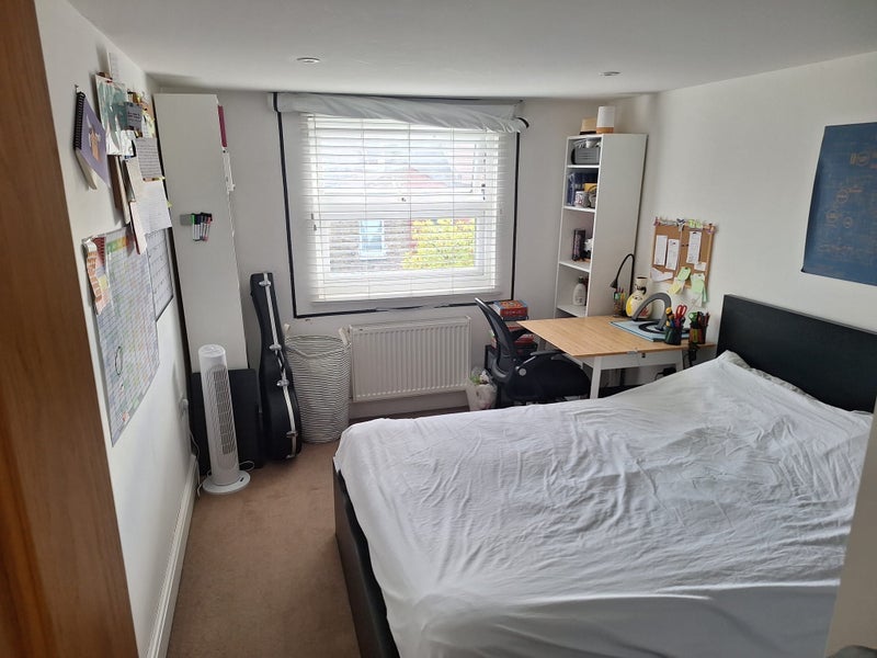 Room Springfield Road in Greater London