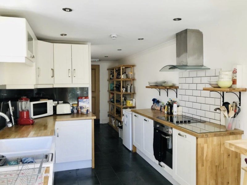 Room Springfield Road in Greater London