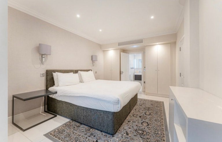 Flat Chesham Place in City of Westminster