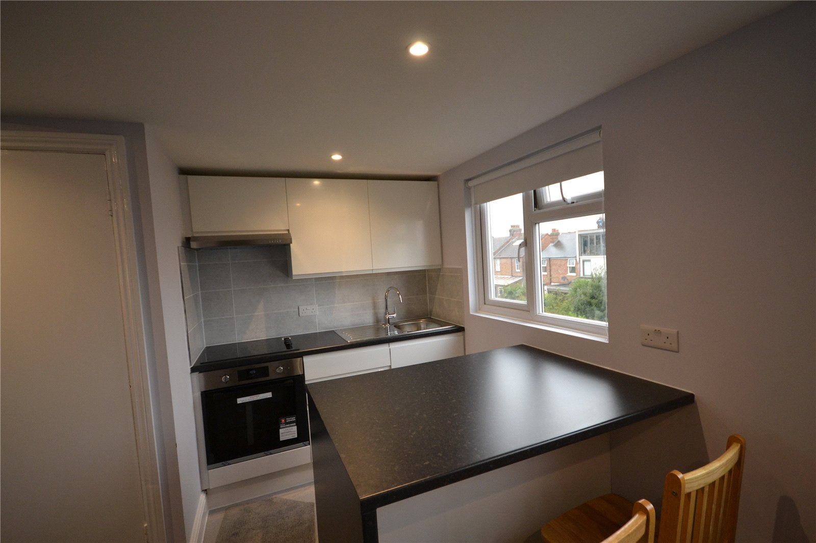 Flat Dewsbury Road in Greater London
