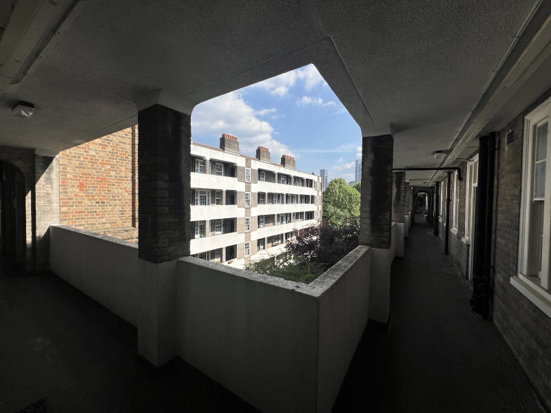 Flat Page Street in City of Westminster