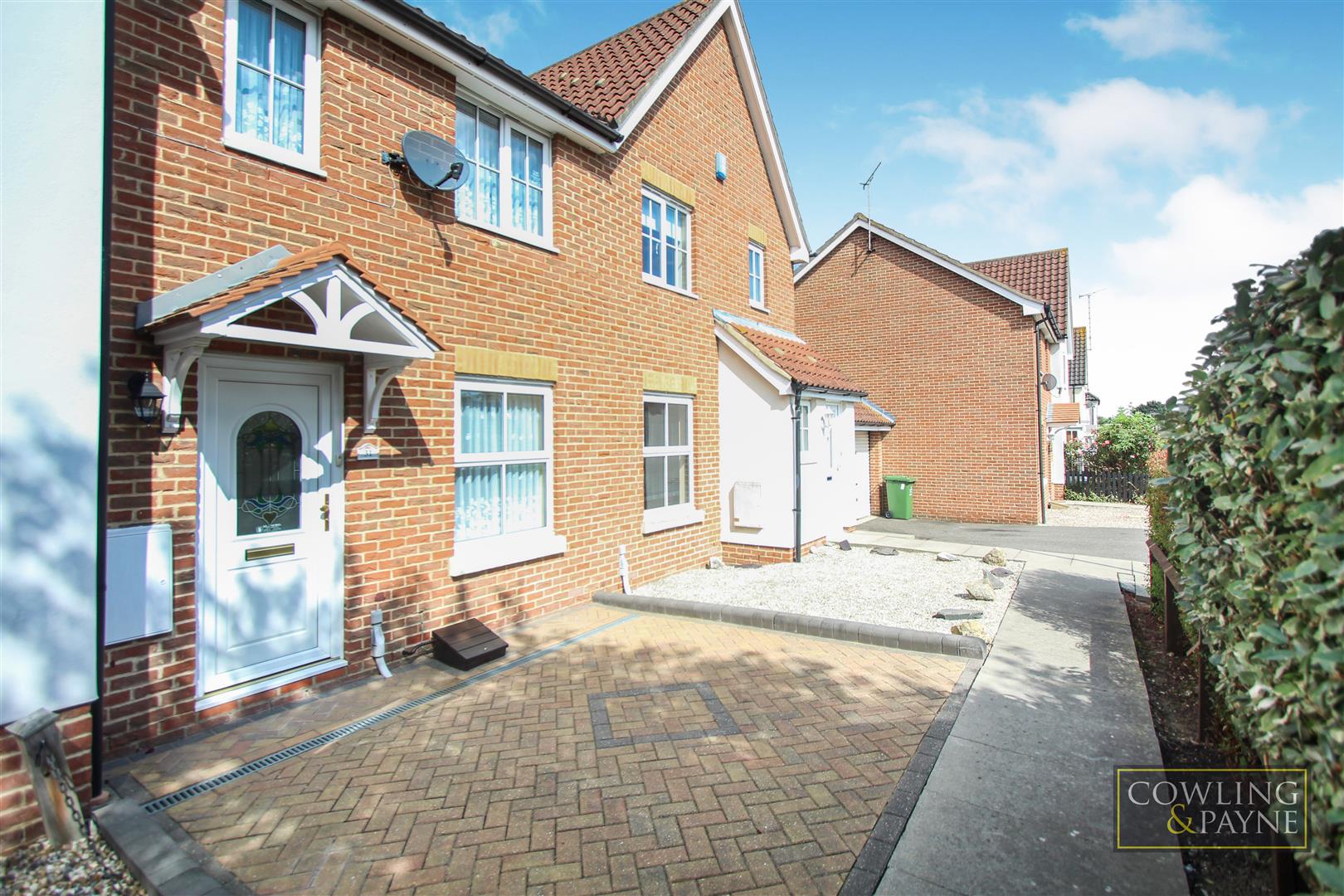 House Westray Walk in Basildon