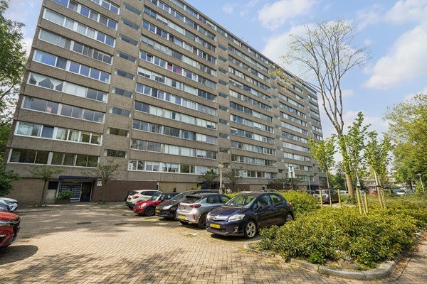 Appartement Adama van Scheltemaplein 70 in Delft