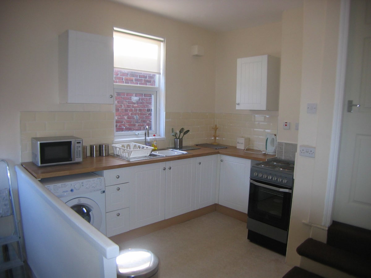 Flat Sandringham Road in Newcastle upon Tyne
