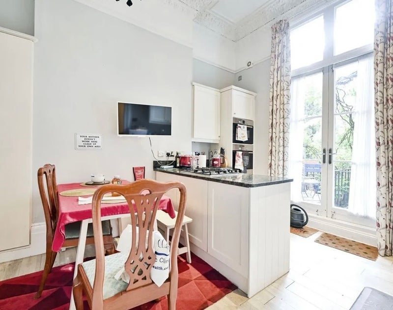 Room Longridge Road in Greater London
