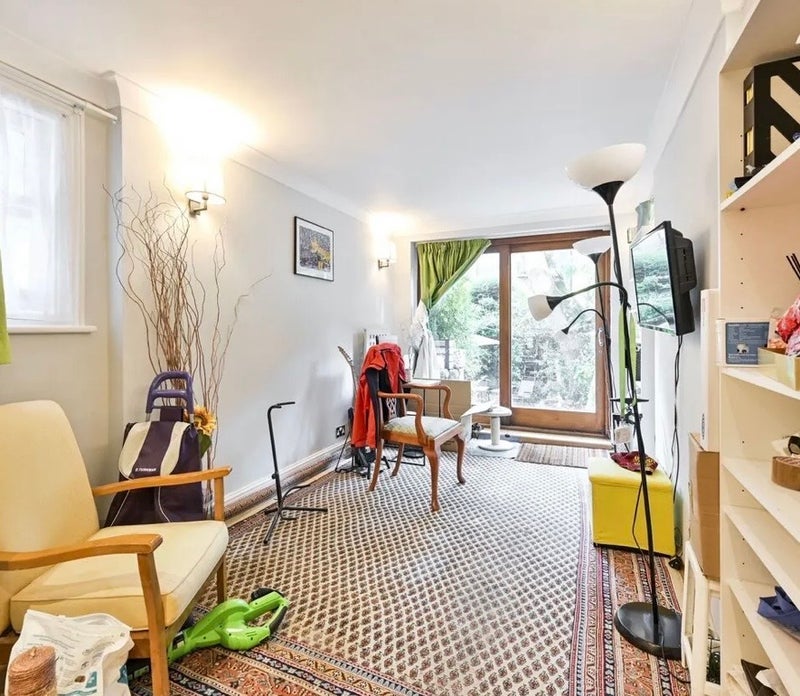 Room Longridge Road in Greater London