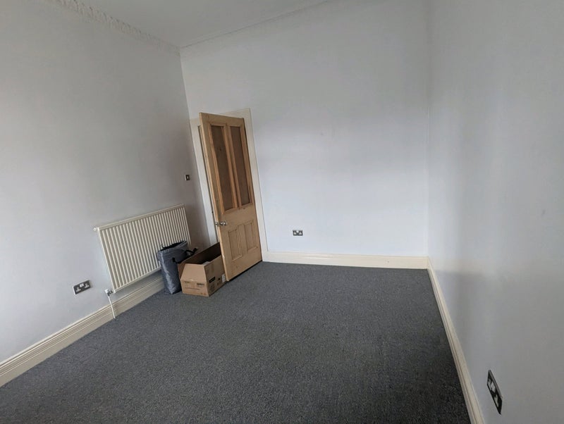 Room Niddrie Square in Glasgow