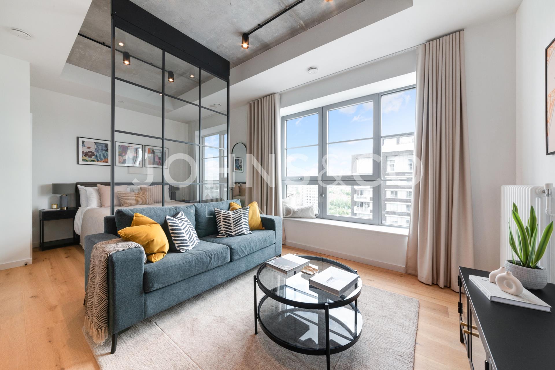 Flat Hercules Slip in Greater London