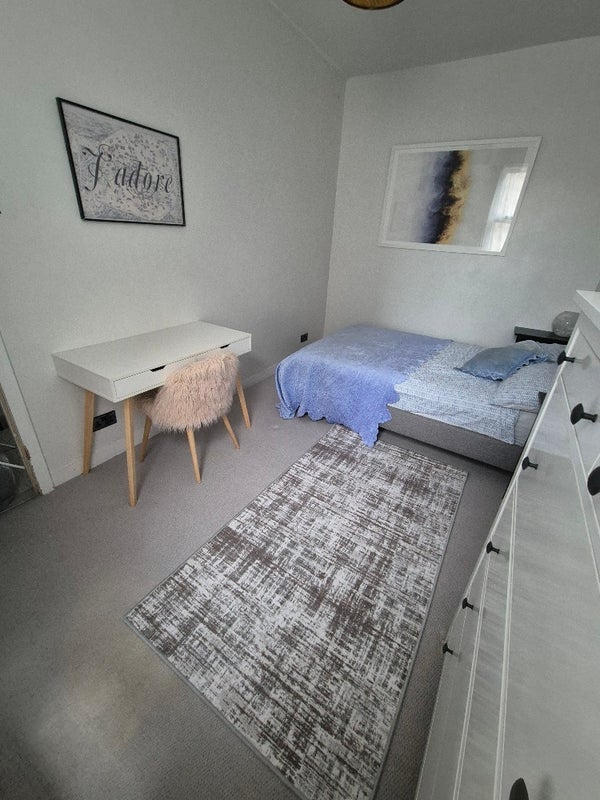 Room Brouncker Road in Greater London