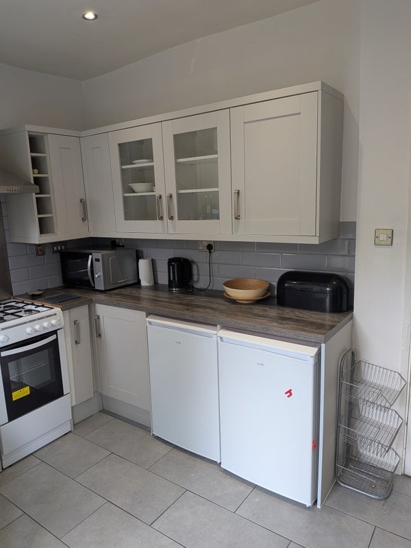 Room Shroffold Road in Greater London