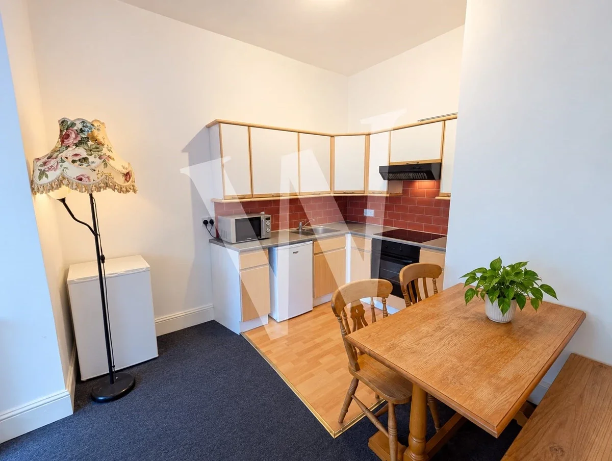 Flat Caledonian Road in Greater London