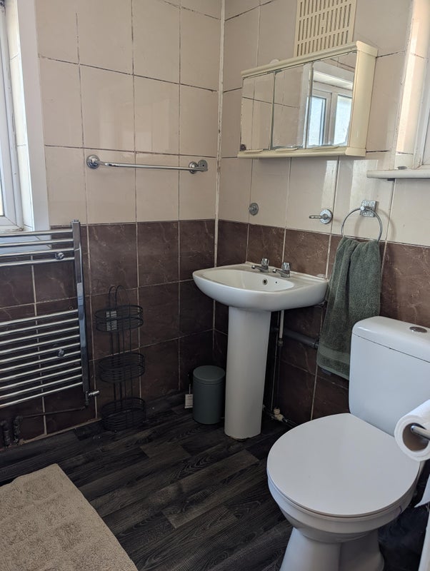 Room Arnhem Drive in Greater London
