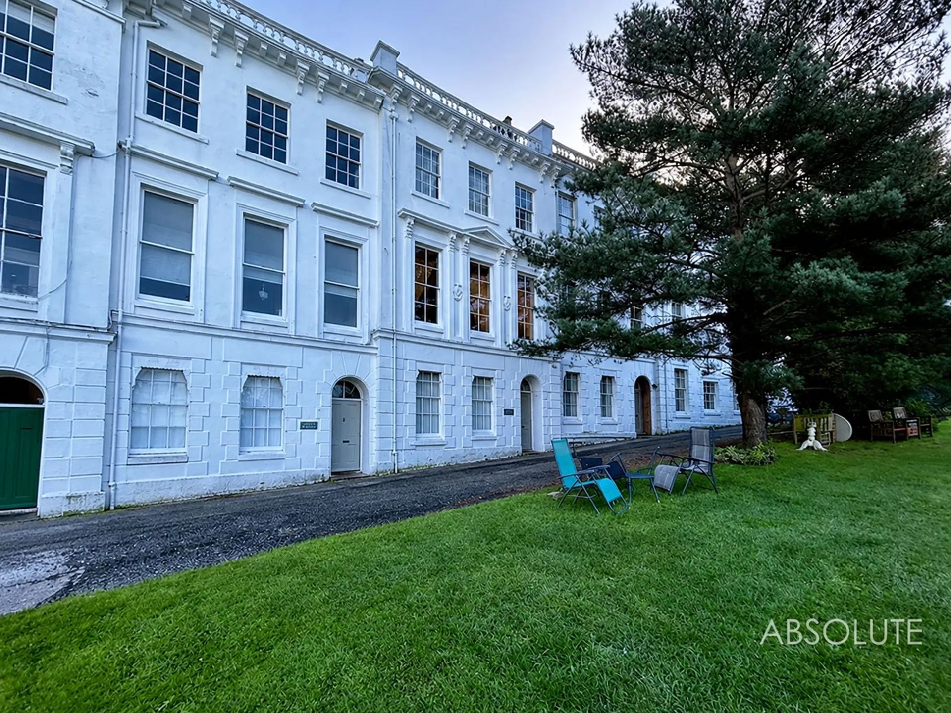 Flat Lisburne Crescent in Torquay