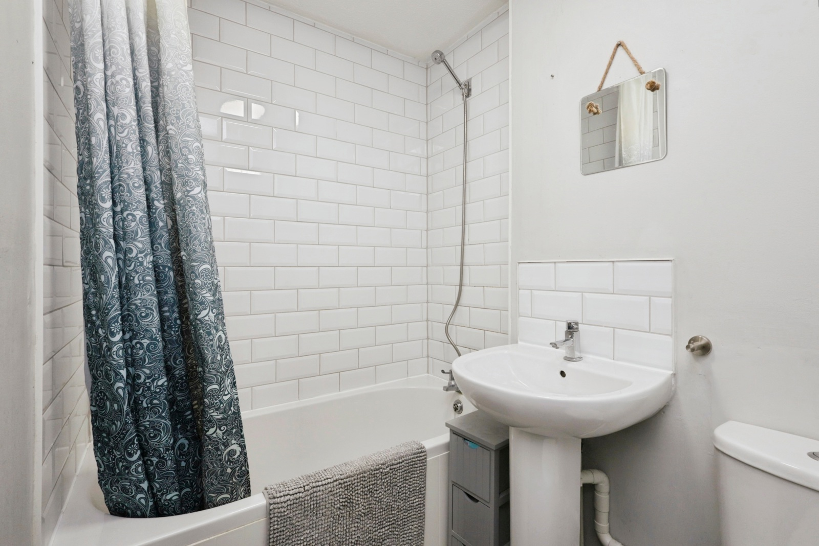 Flat Ridgeway Close in Wealden