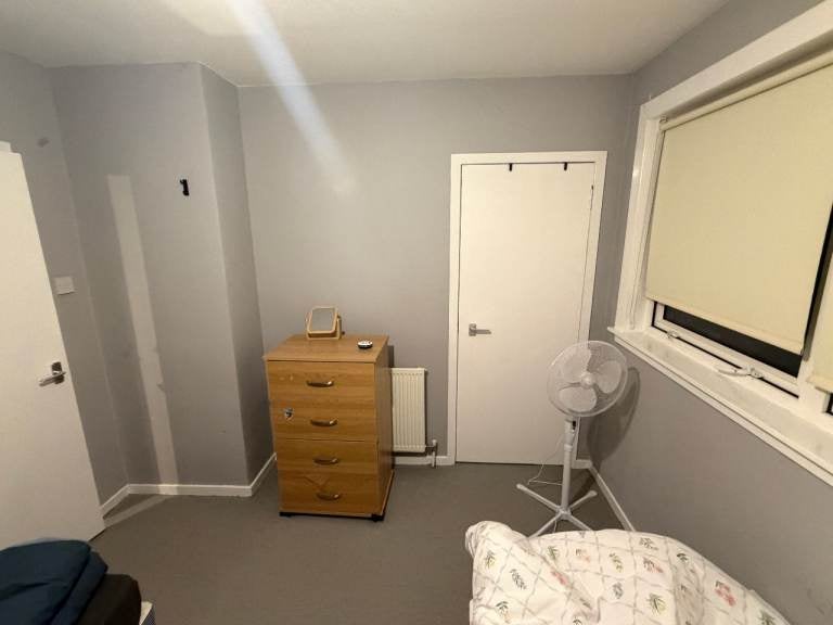 Room Nailer Road in Falkirk
