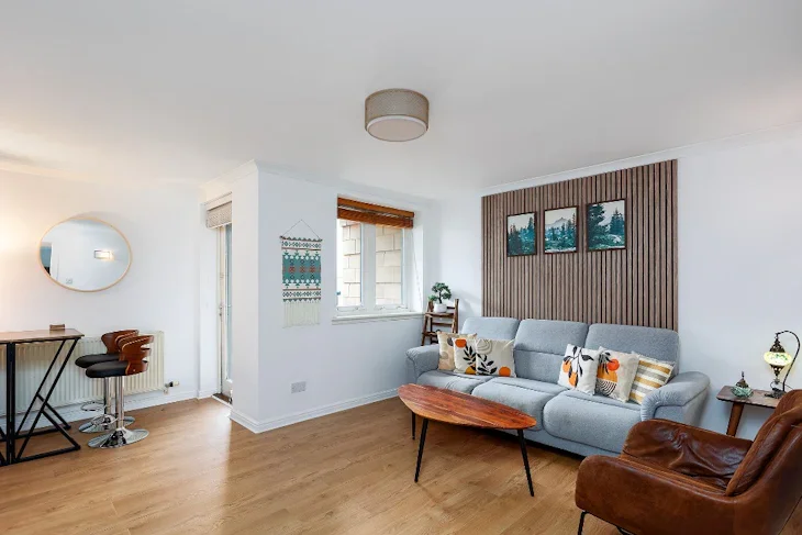 Flat Ocean Drive in City of Edinburgh