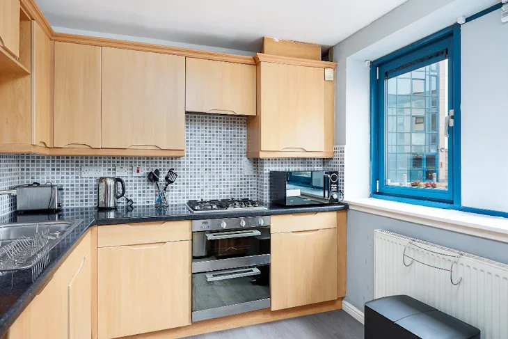 Flat Ocean Drive in City of Edinburgh