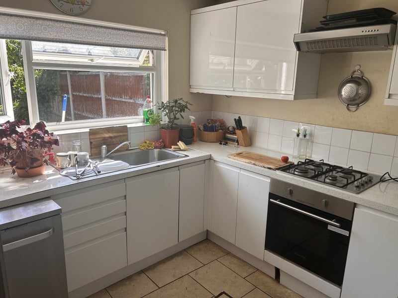 Flat Acton Lane in Greater London
