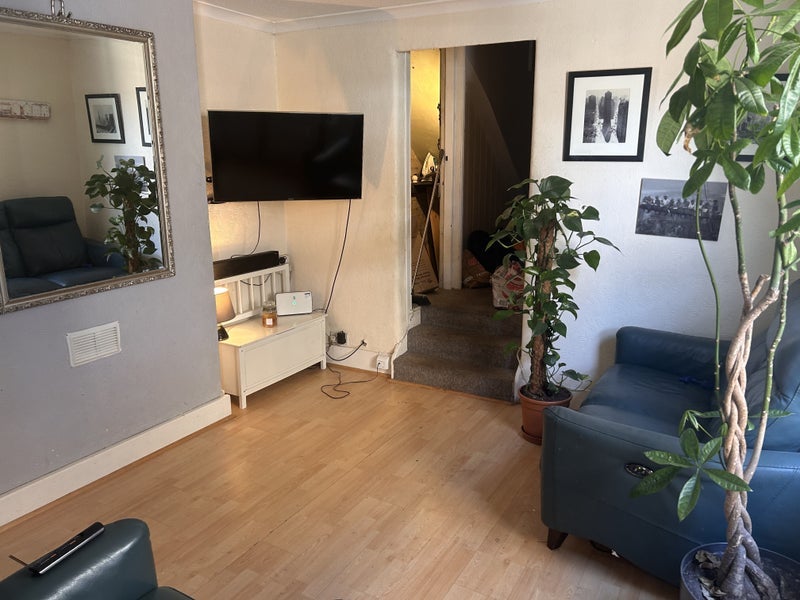 Flat Acton Lane in Greater London