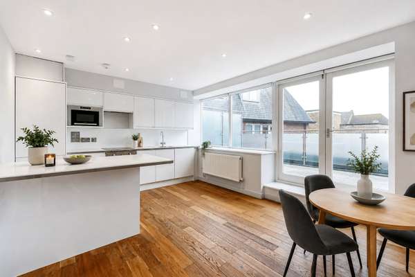 Flat Vaughan Road in St Albans