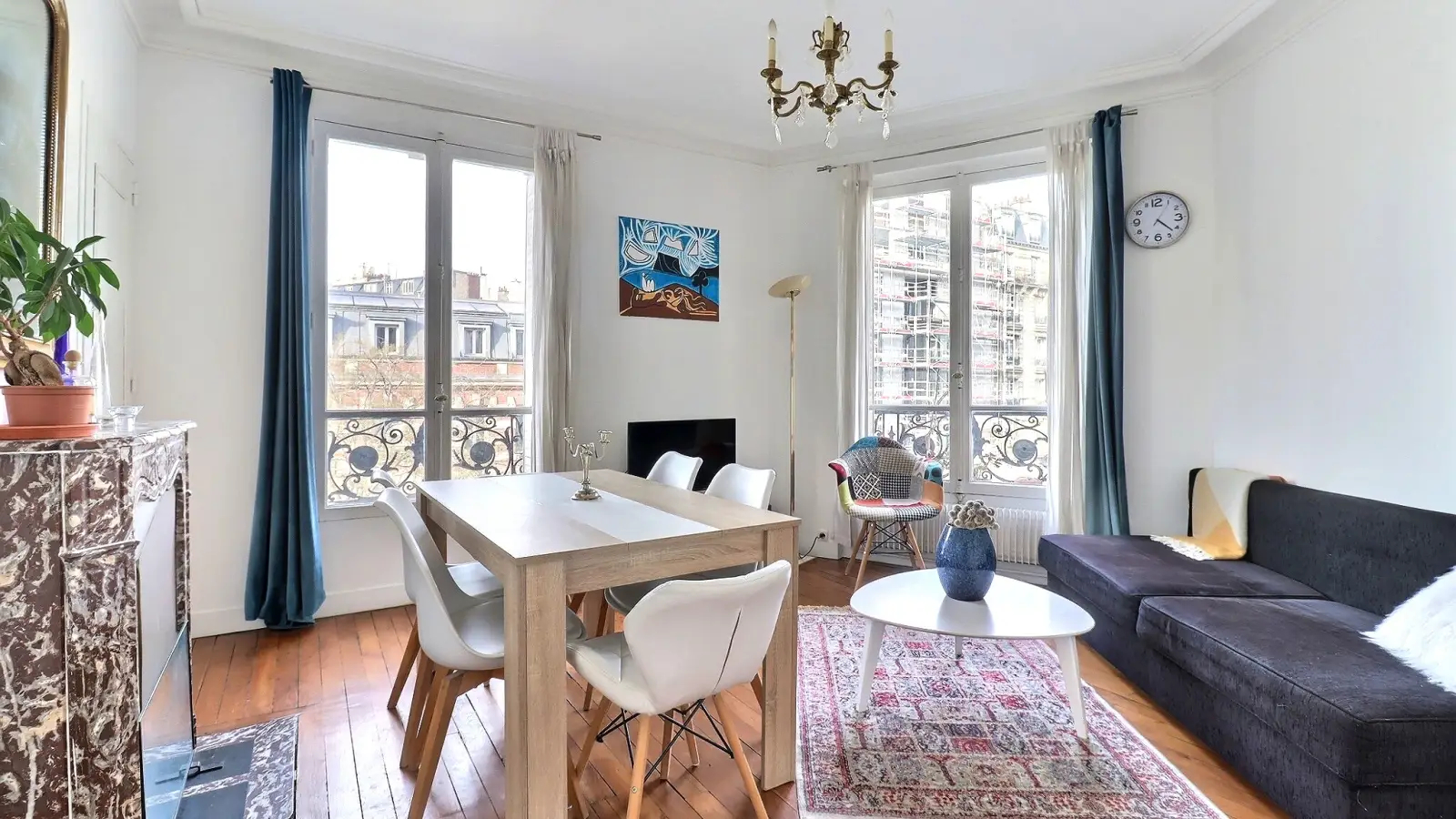 Flat Avenue de Versailles in Paris