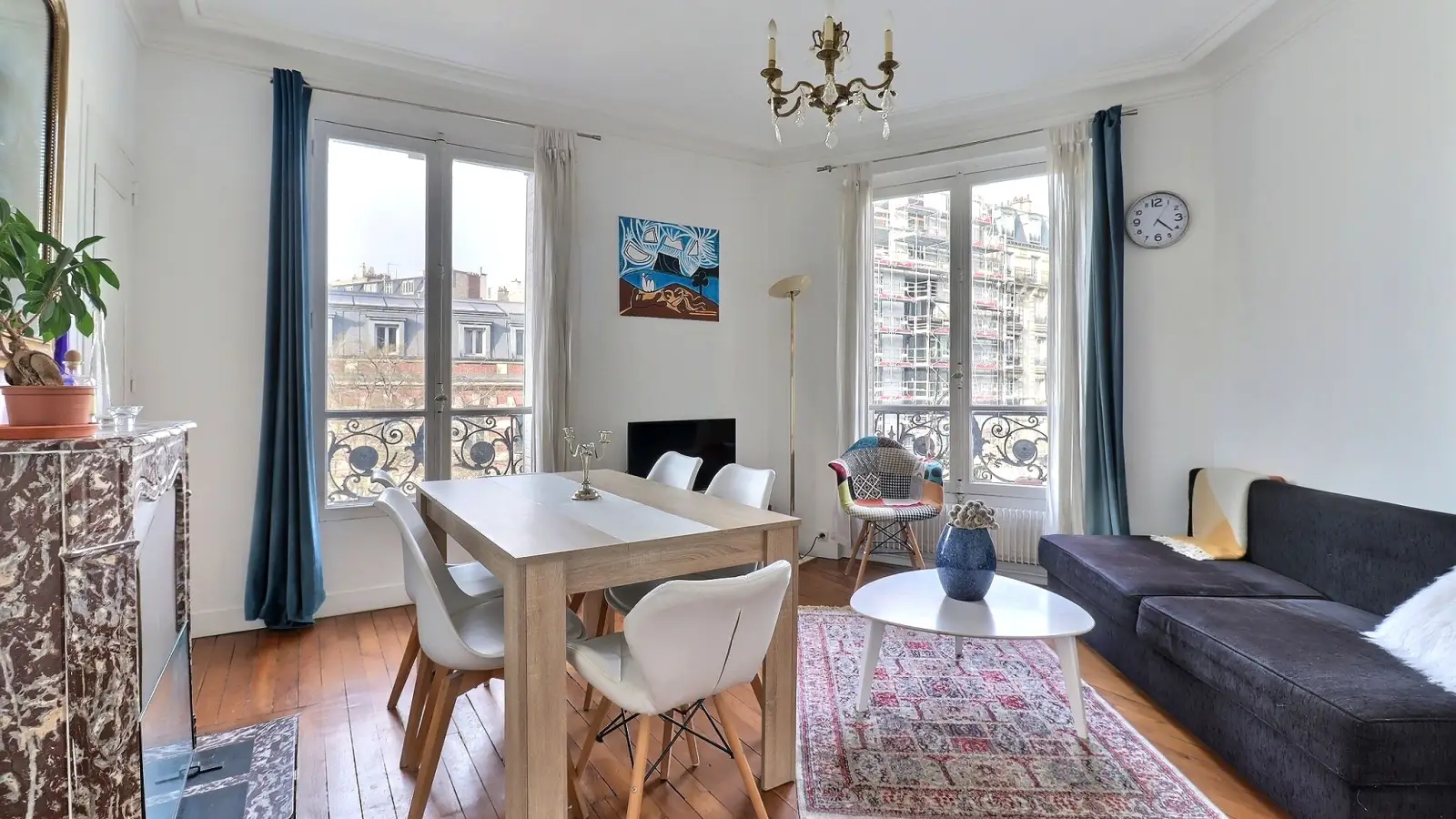 Flat Avenue de Versailles in Paris