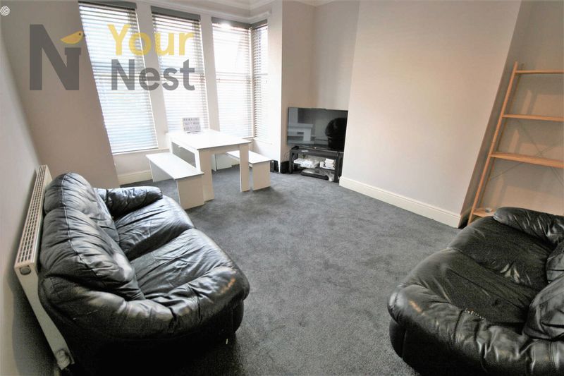 Room Estcourt Terrace in Leeds