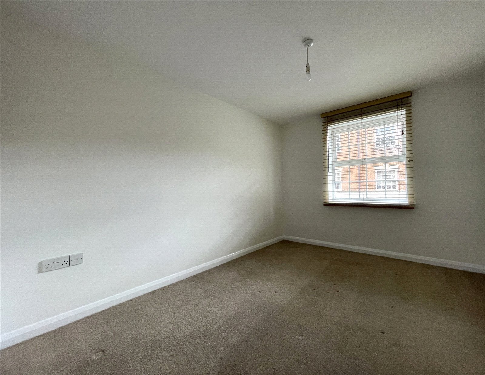 Flat Gatehouse Court in Taunton