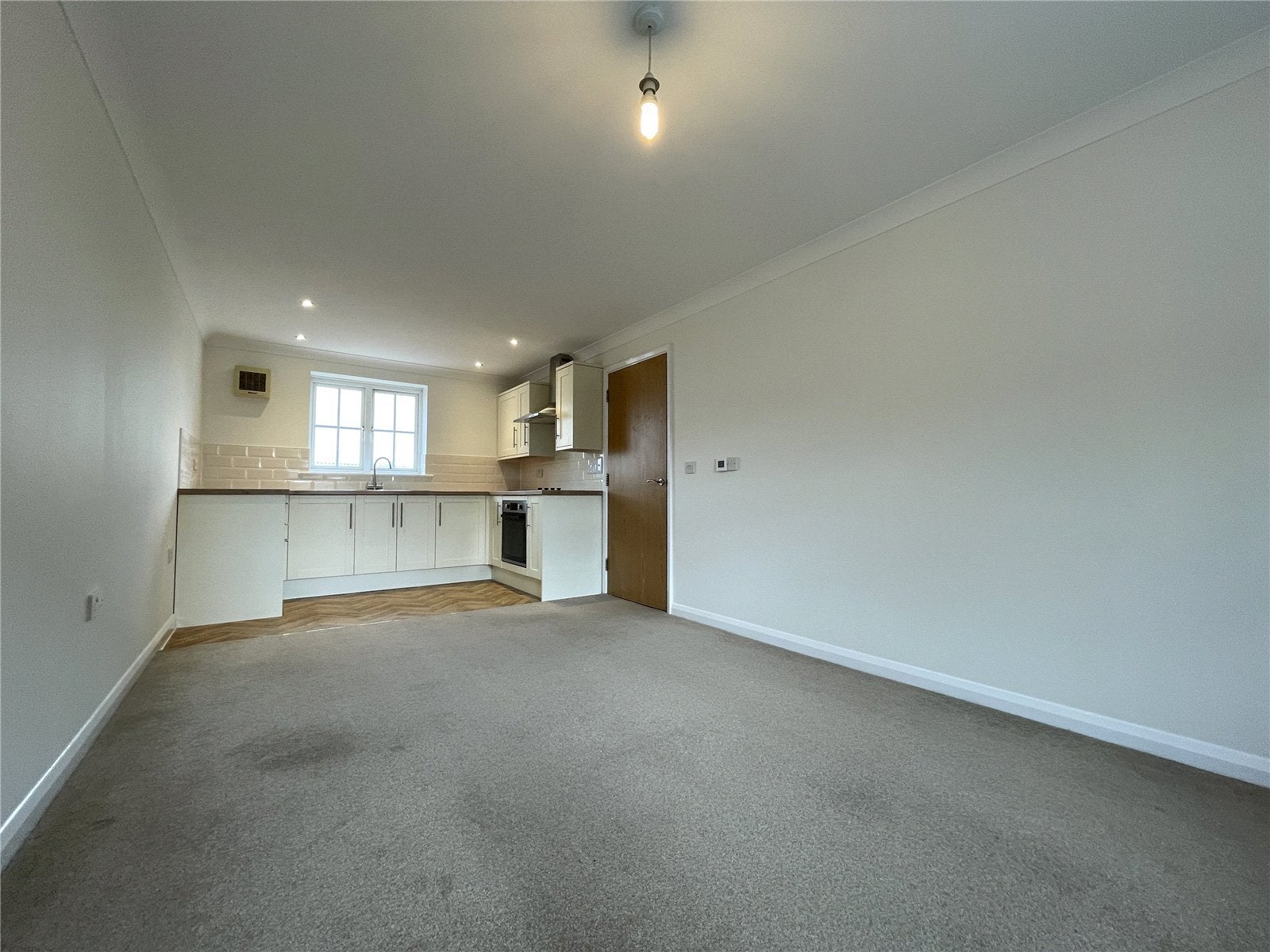 Flat Gatehouse Court in Taunton