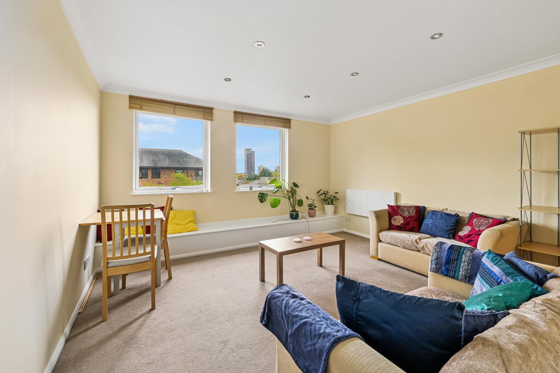 Flat Norway Gate in Greater London