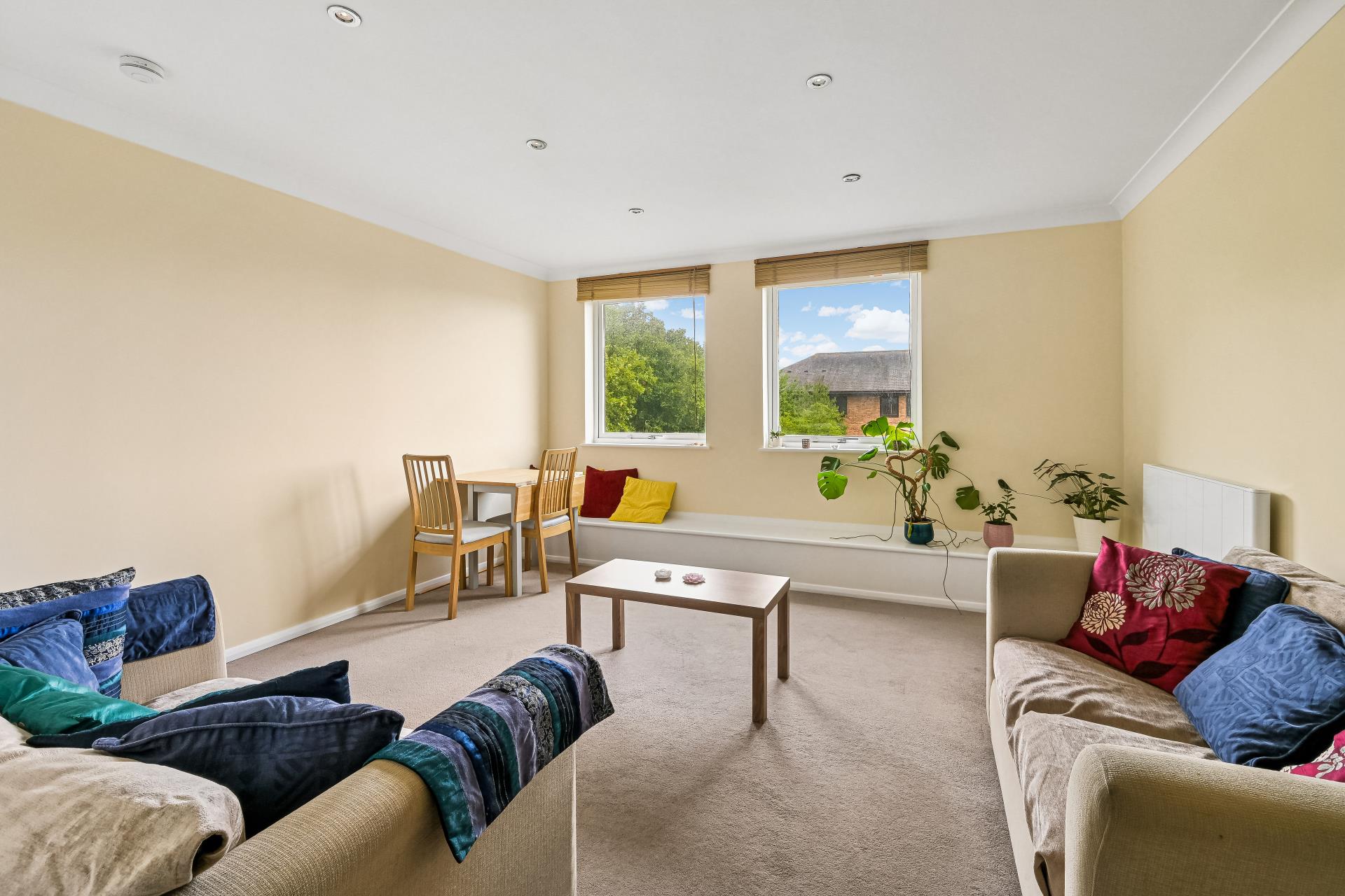 Flat Norway Gate in Greater London