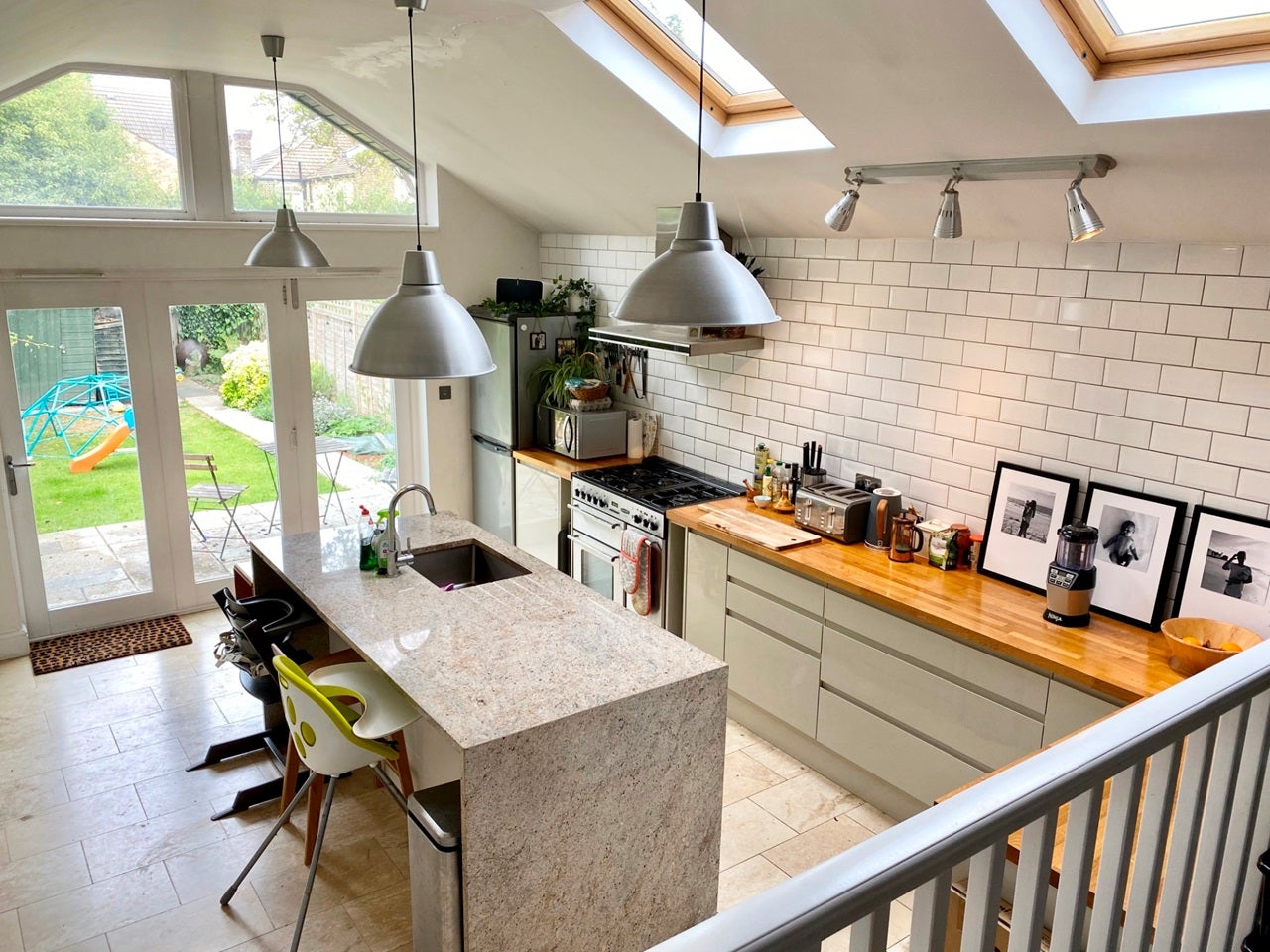 Flat Stockfield Road in Greater London