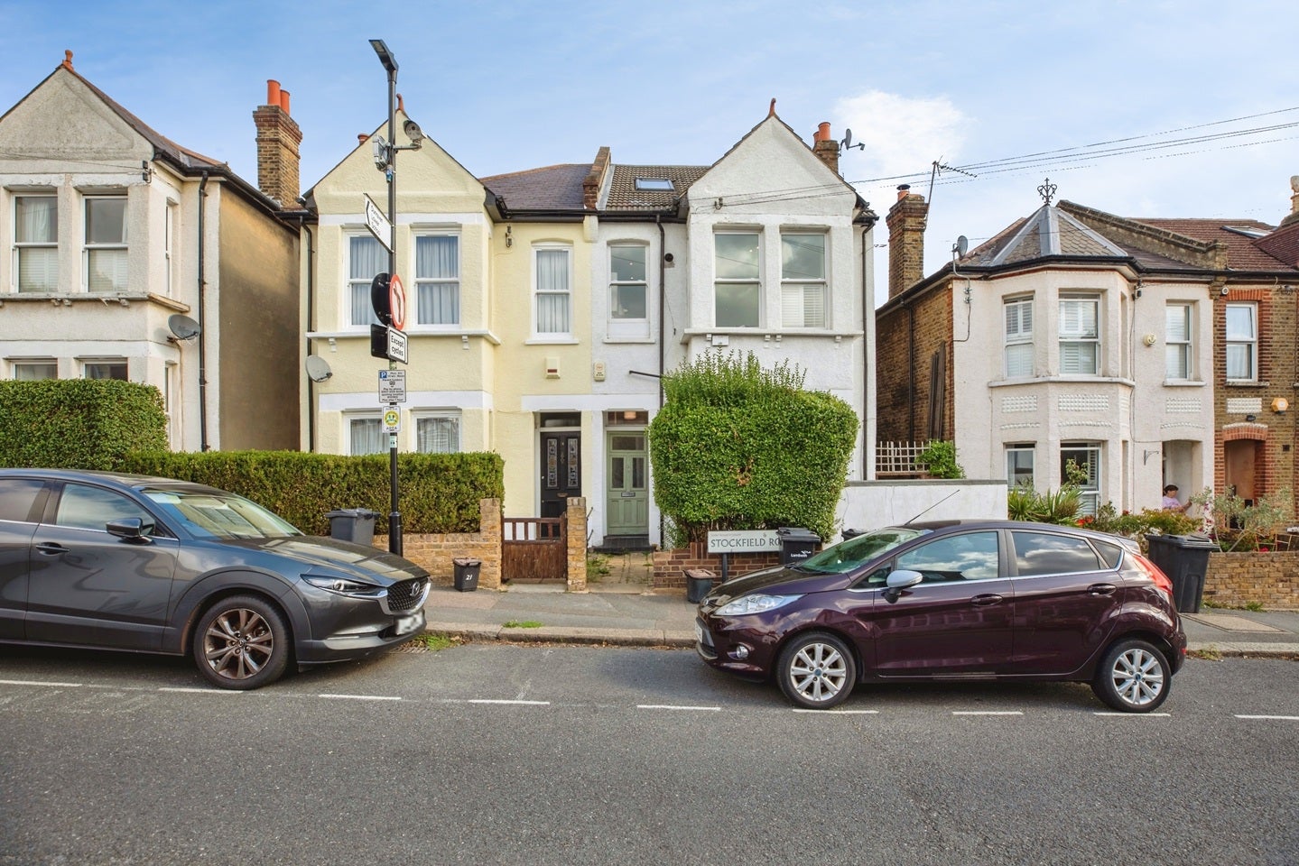 Flat Stockfield Road in Greater London