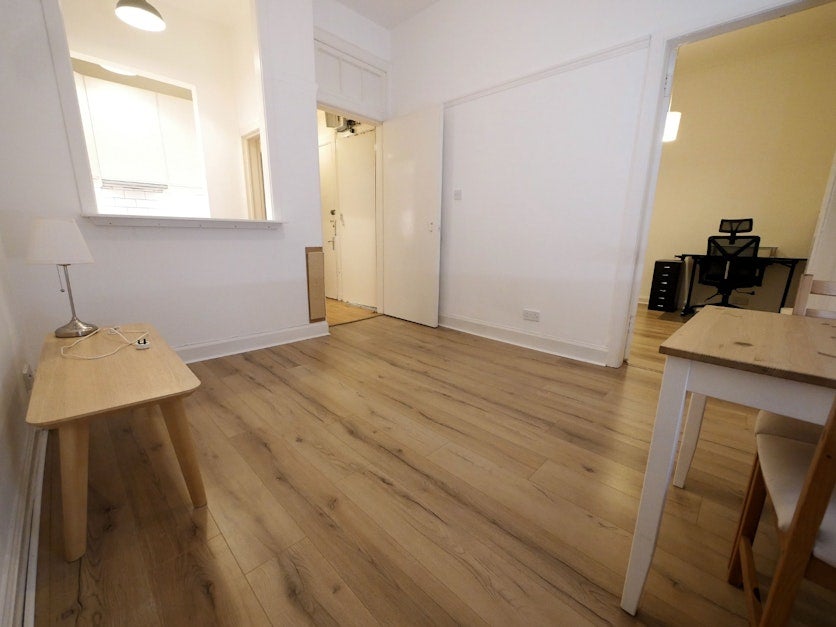 Flat Upper Grove Place in City of Edinburgh