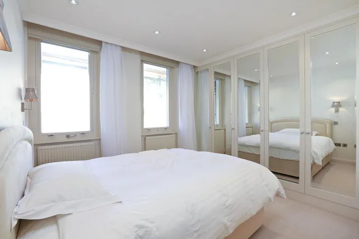 Flat Ebury Street in City of Westminster