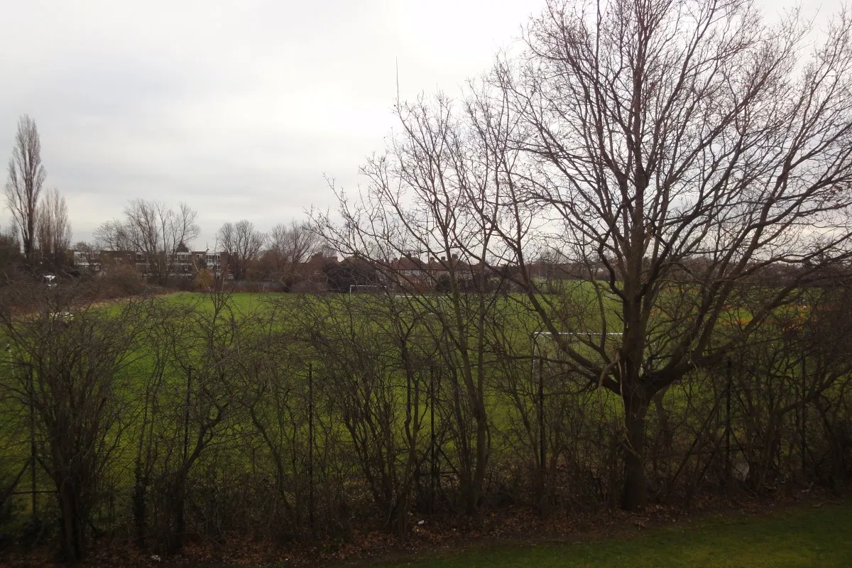 Flat Greenford Avenue in Greater London