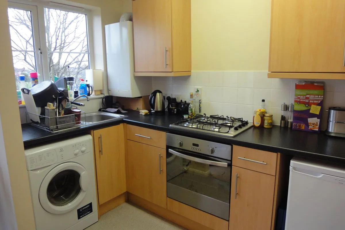 Flat Greenford Avenue in Greater London