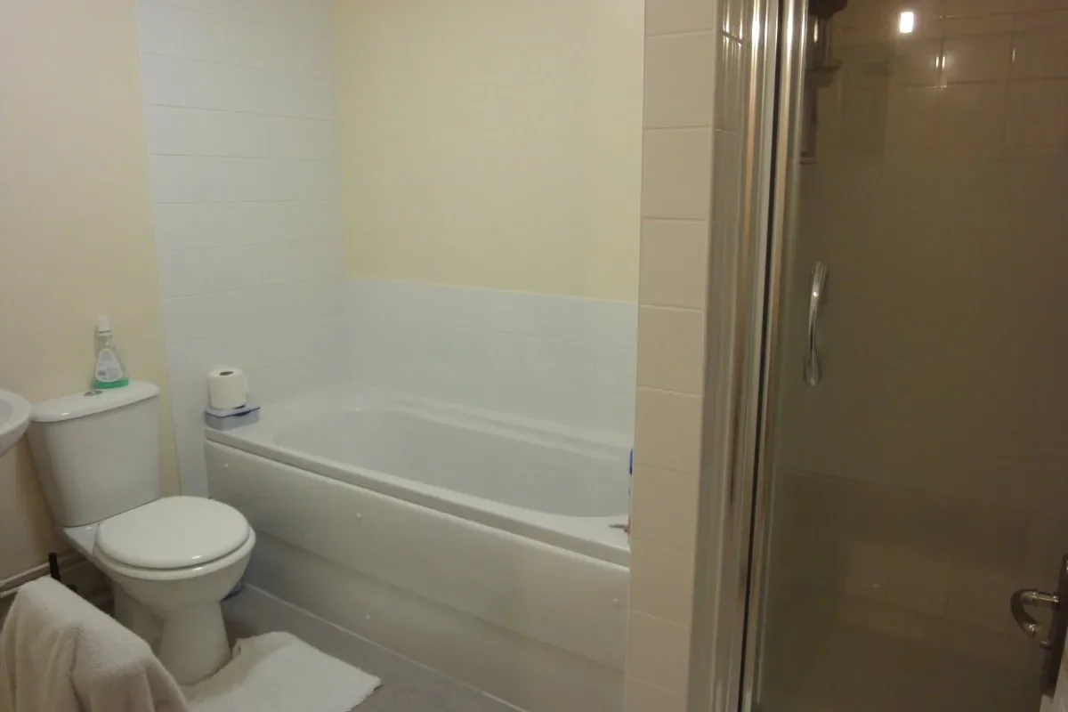 Flat Greenford Avenue in Greater London