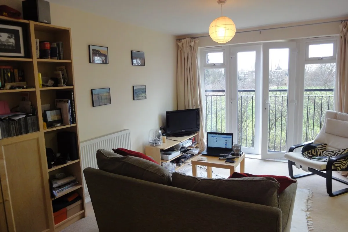 Flat Greenford Avenue in Greater London